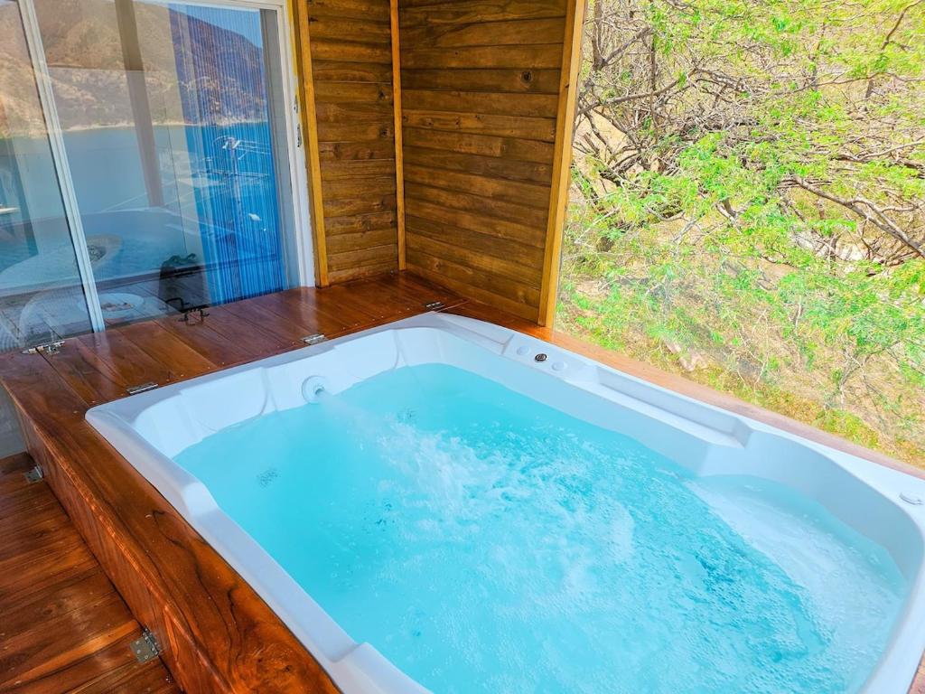 Fotografie z fotogalerie ubytování Cabaña con espectacular vista y jacuzzi privado v destinaci Santa Marta