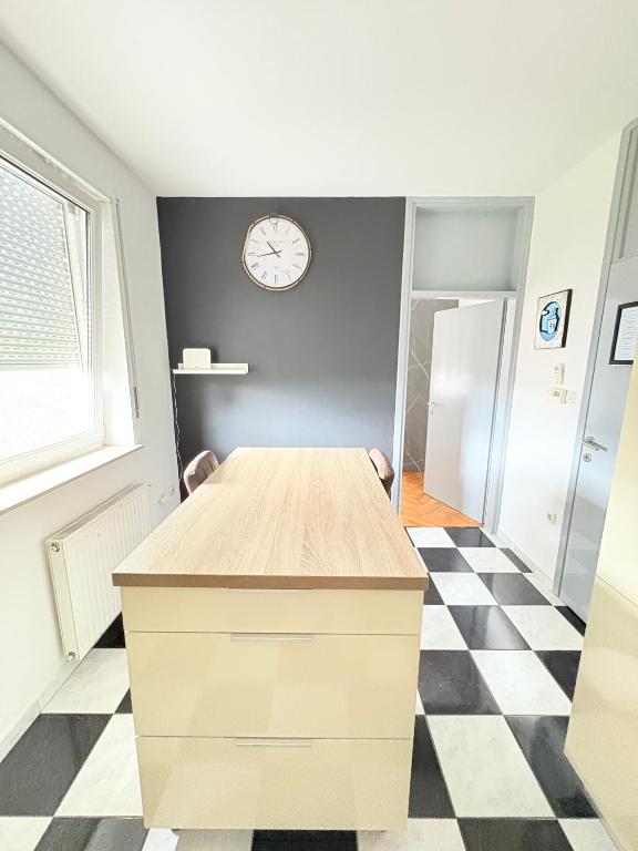 Franko's Cozy Apartment with garage - 18