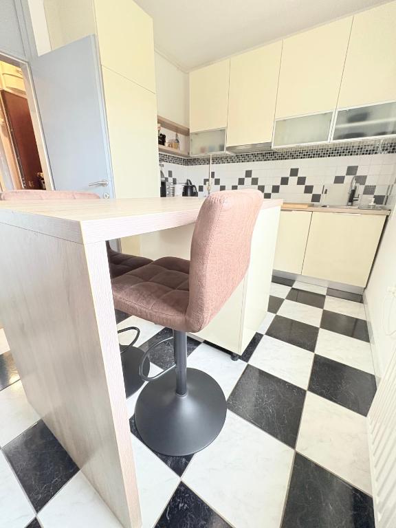 Franko's Cozy Apartment with garage - 11