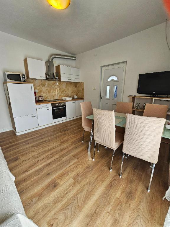Kuchyň nebo kuchyňský kout v ubytování Apartments Plejic