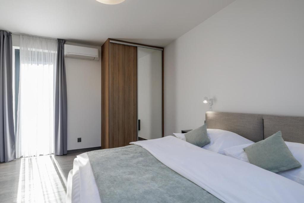 River Apartments - 10