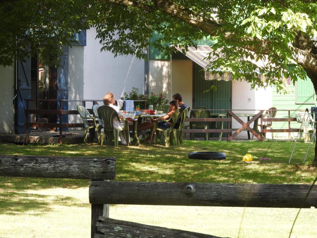 Zahrada ubytování Camping Le Saillet