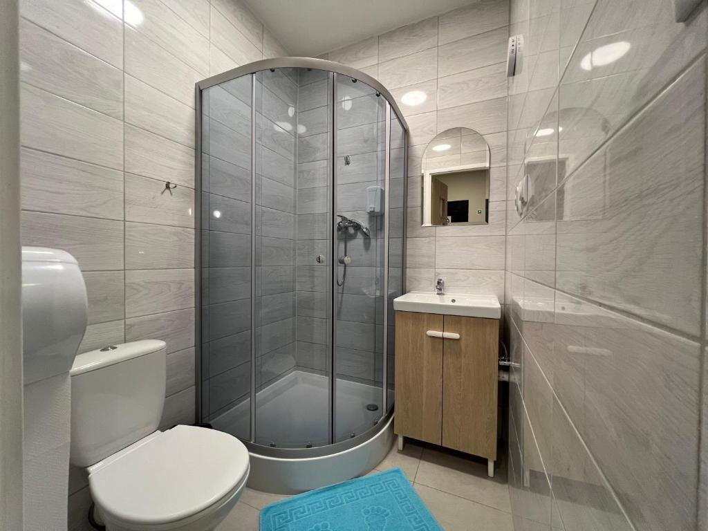 Vannituba majutusasutuses ETNA - Hostel -Noclegi Rzeszów 24 Pokoje