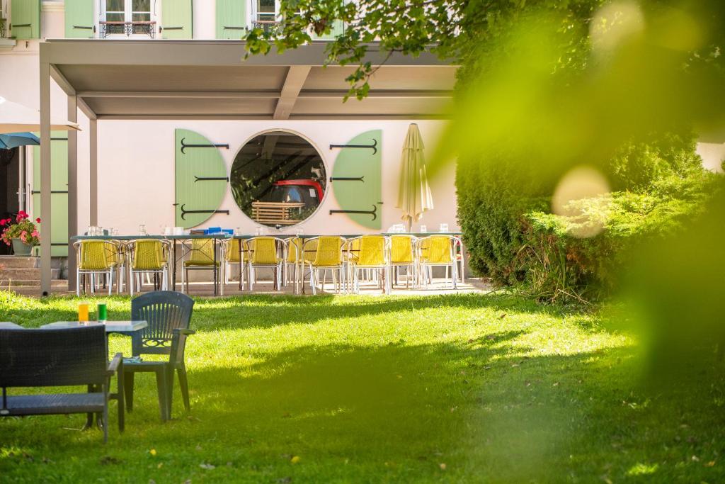 Zahrada ubytování Logis Hôtel - Le Col de l'Arc