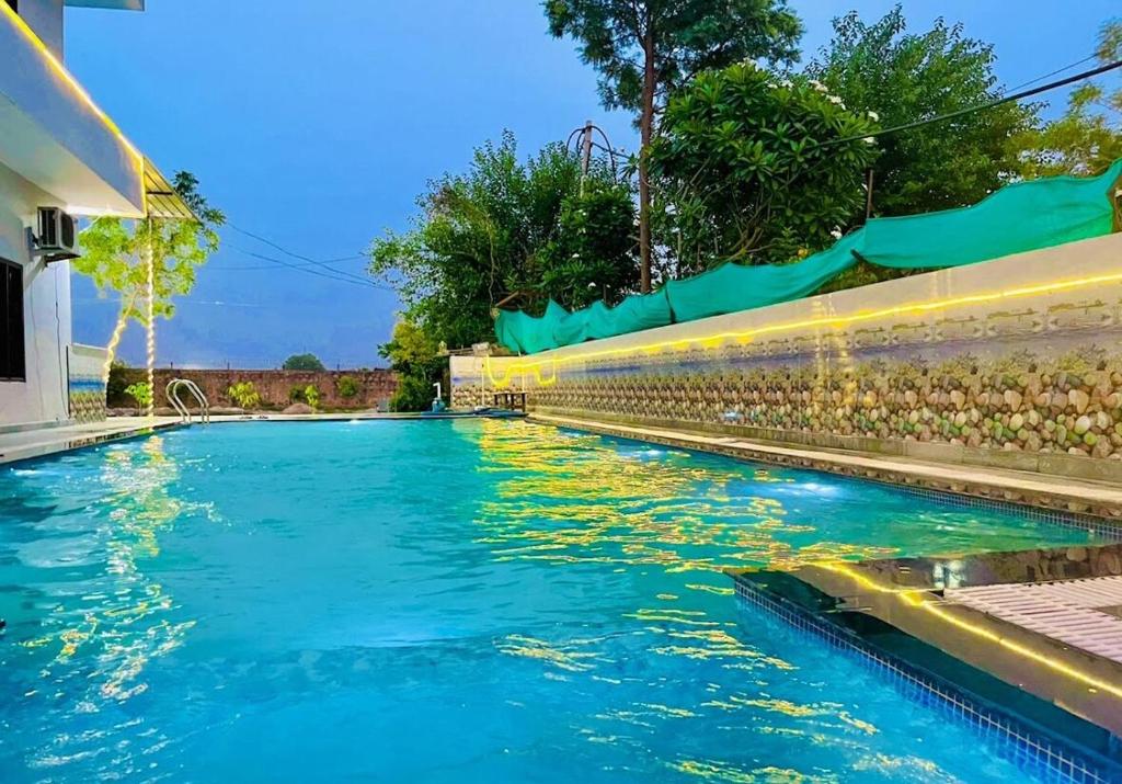Countryside farm with luxurious swimming pool, Gurgaon (updated prices ...