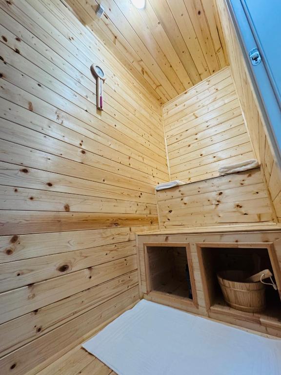 JMR Splendor - Private Sauna & Bathtub Suites