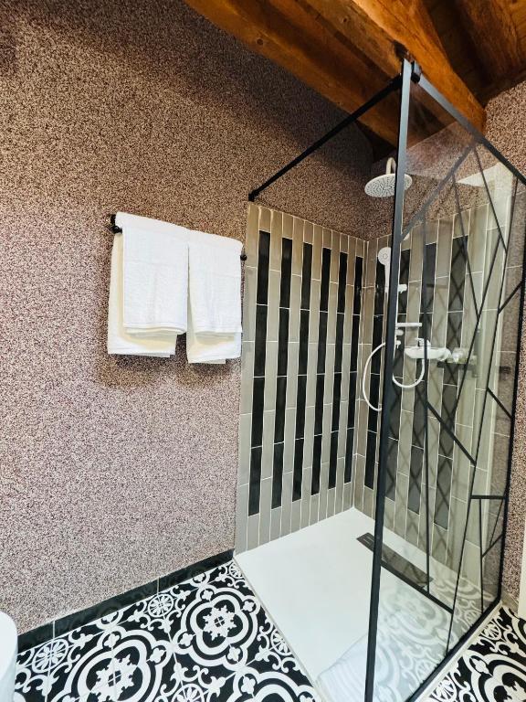 JMR Splendor - Private Sauna & Bathtub Suites - Resim 34