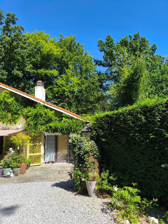 Zahrada ubytování Studio autonome magnifique TB situé Chaumont-Gistoux