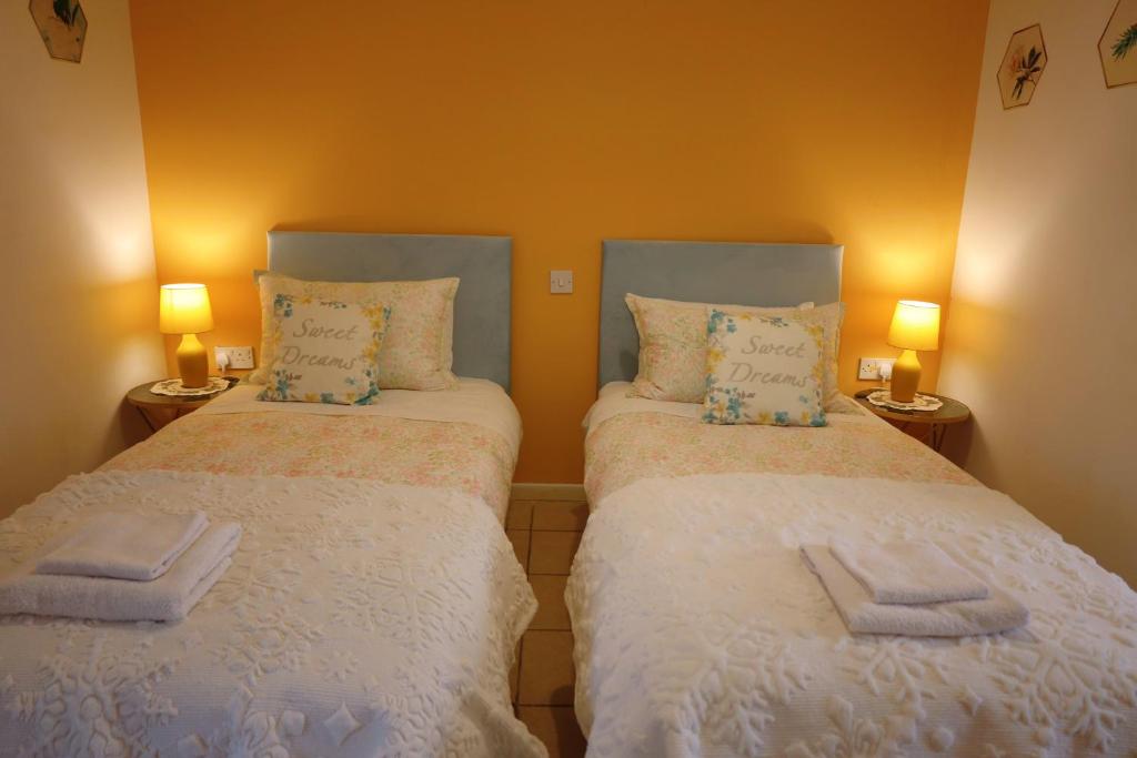 The Evergreen Hotel - Zweibettzimmer Mit Dusche