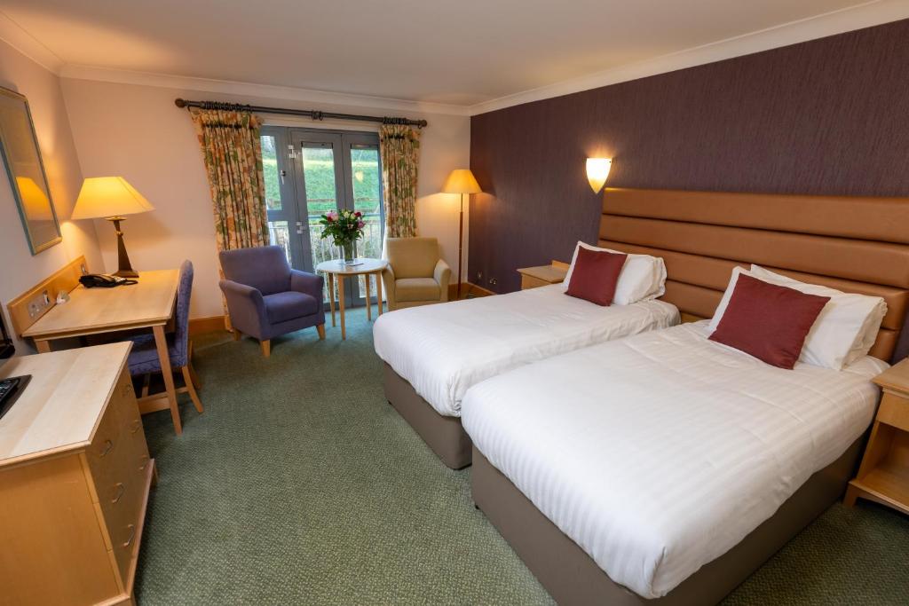 Hellidon Lakes Hotel - 