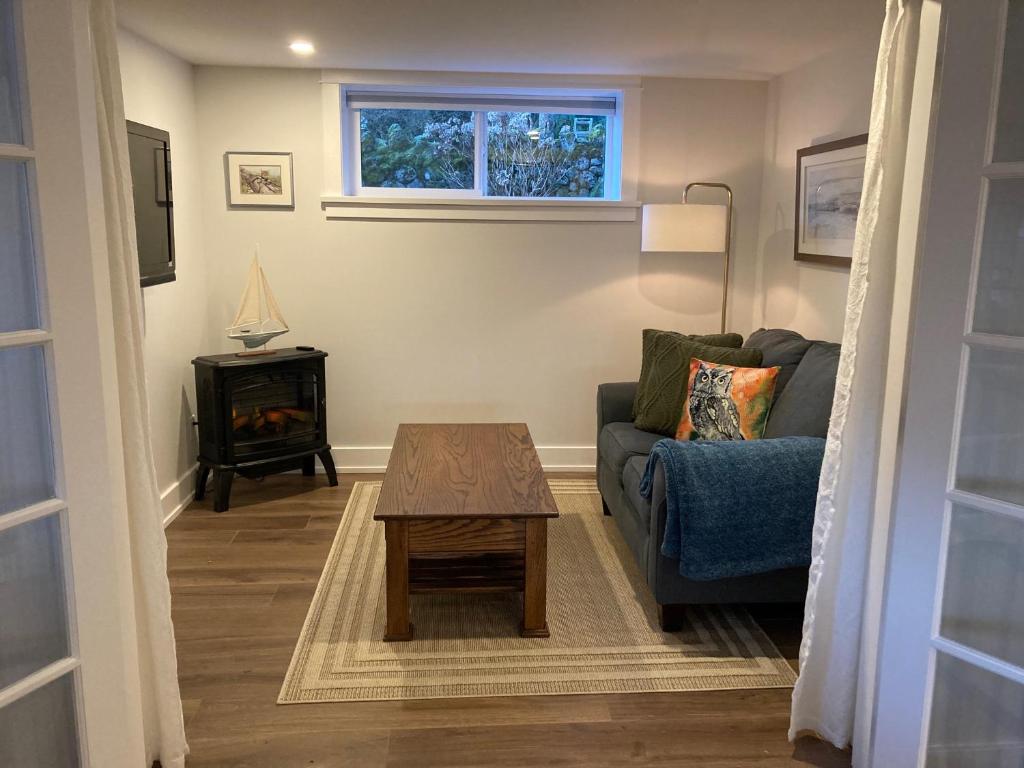 Ruang duduk di Ladysmith Harbour View House
