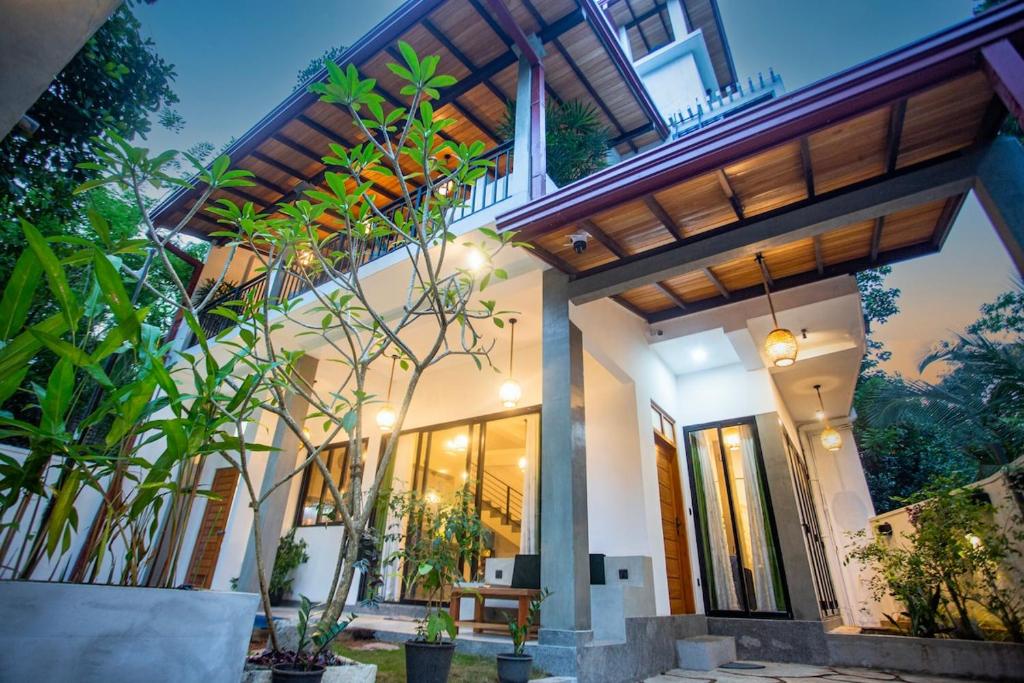 Dillenia Inn-Unawatuna