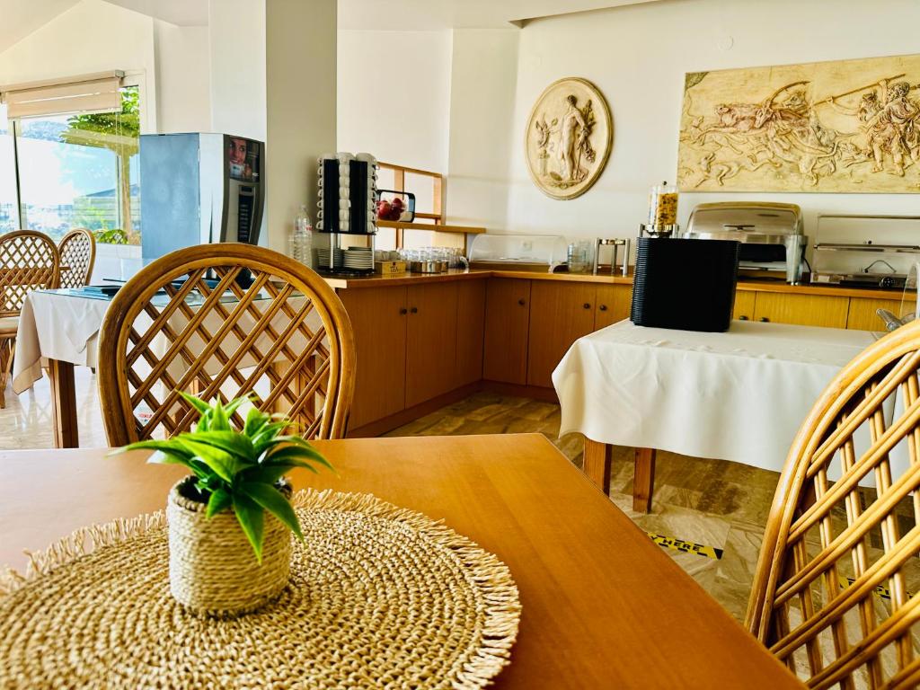 A seating area at Hotel Apartments Panorama