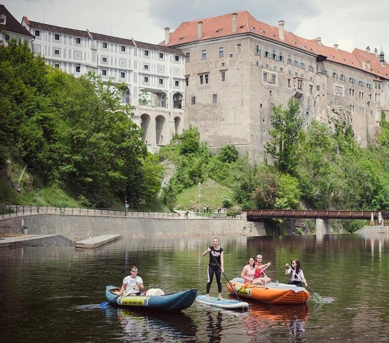 Výhled na řeku, která protéká v blízkosti apartmánu