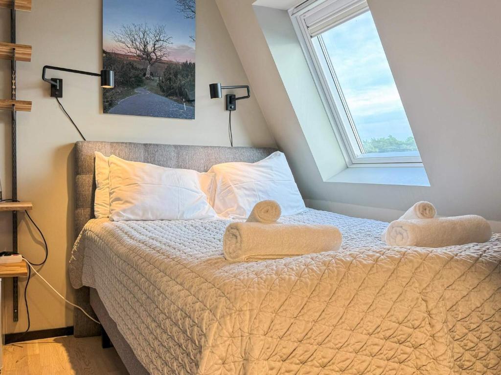 Postel nebo postele na pokoji v ubytování One Double Room in Sölvesborg