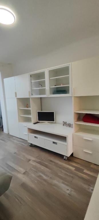 TV a/nebo společenská místnost v ubytování STUDIO PALAVAS LES FLOTS Très bien placé !