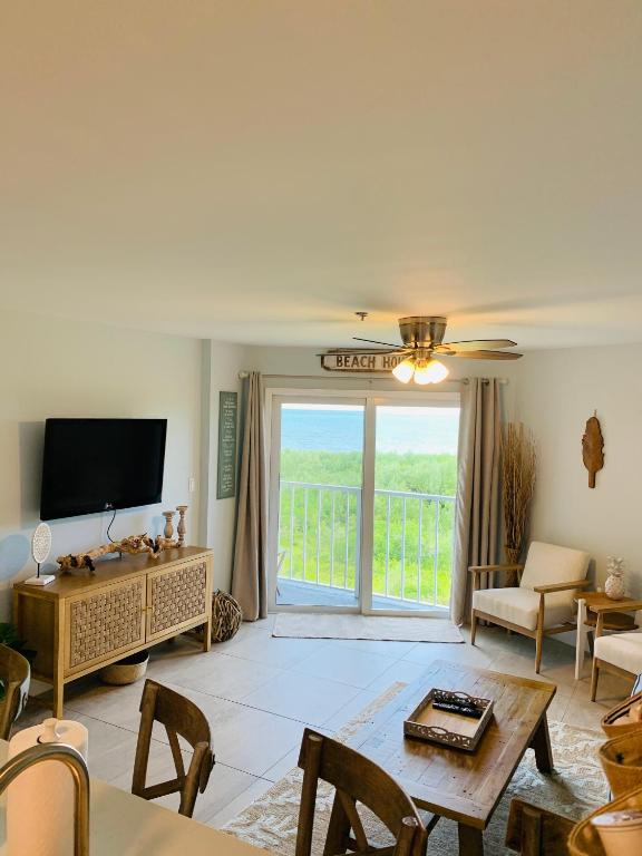 TV a/nebo společenská místnost v ubytování Ocean Pointe Resorts 3410 Boho