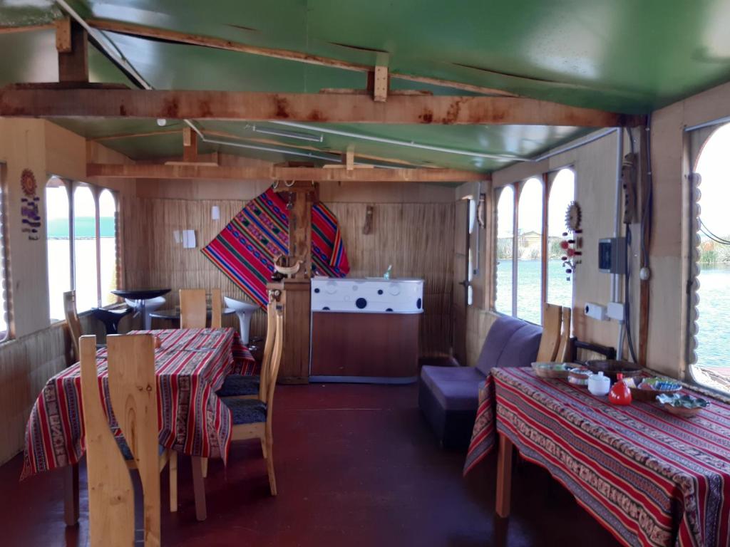 Fotografie z fotogalerie ubytování Uros Aruma Uro Lodge v destinaci Uros