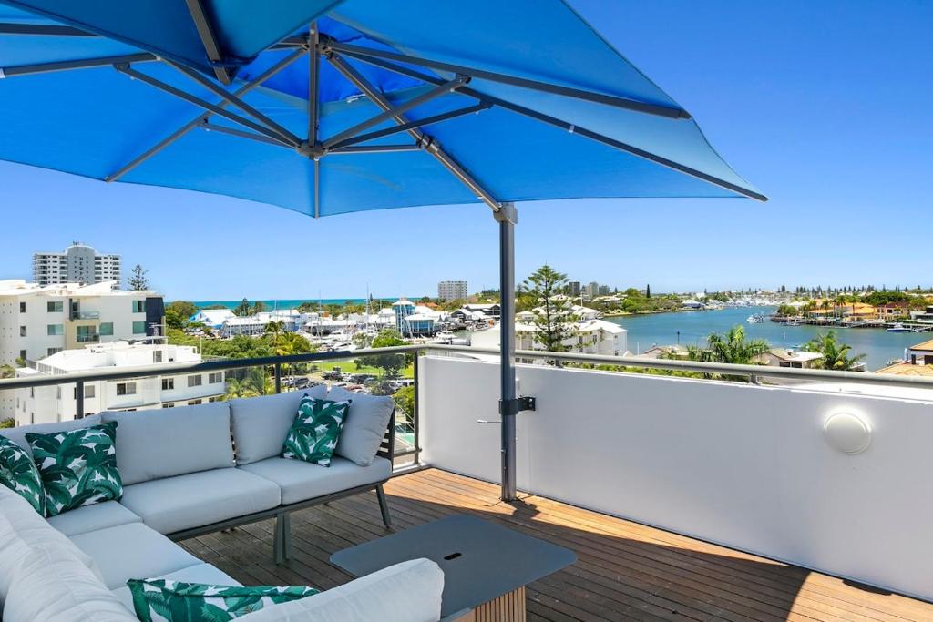 Balkón nebo terasa v ubytování Incredible Beachside Penthouse-RIVA11