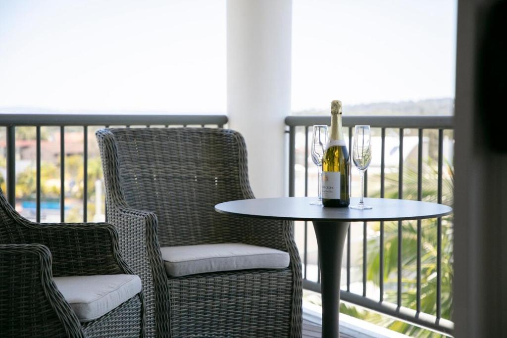 Nápoje v ubytování Incredible Beachside Penthouse-RIVA11