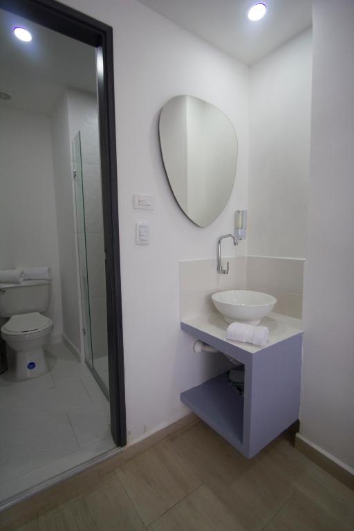 Koupelna v ubytování Element Hotel
