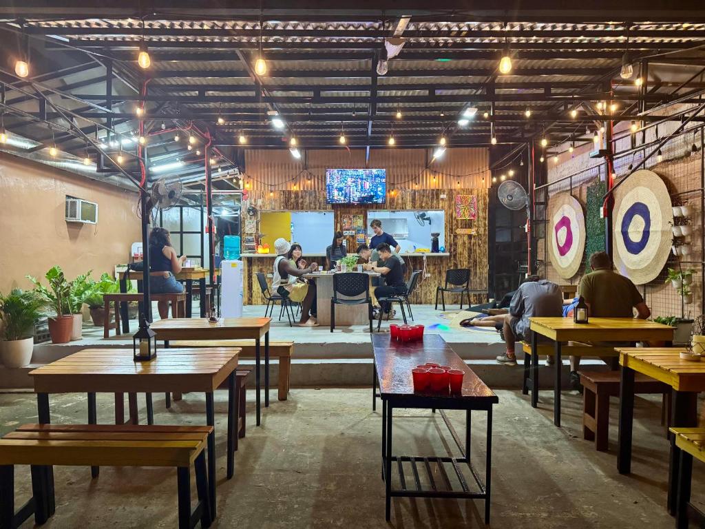 Restaurace v ubytování Cheese Hostel Manila