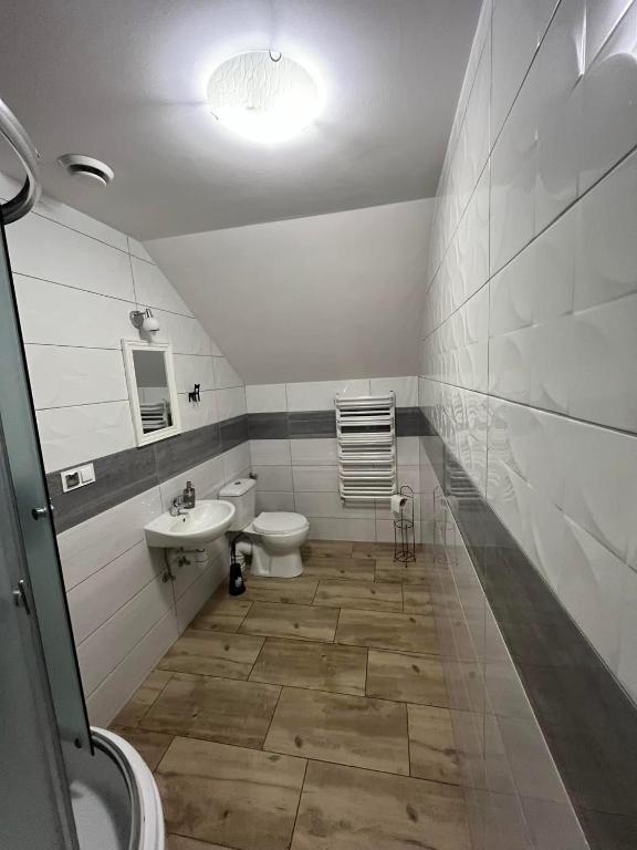 Kúpeľňa v ubytovaní Zajazd Leśny Zakątek dawniej Zajazd Don Kichot