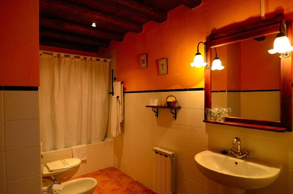 Vannas istaba naktsmītnē Caserón De La Fuente