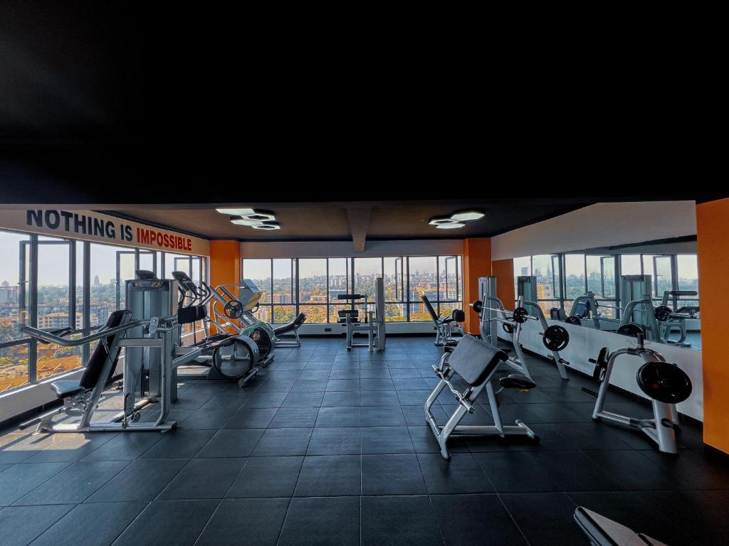 Fitness centrum a/nebo fitness zařízení v ubytování Stone Age Nairobi --- Rooftop Pool & Lounge, Gym, Games room, Office Space