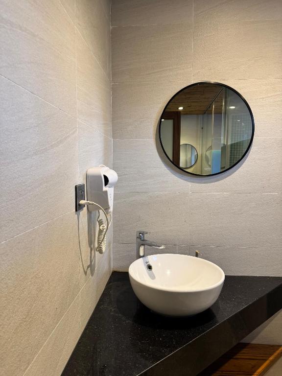 Koupelna v ubytování LUK Inn Hotel - An Thượng, Đà Nẵng