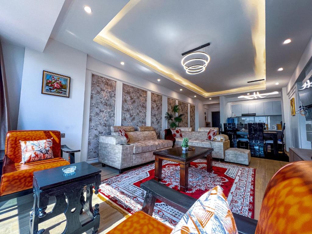 Posezení v ubytování Stone Age Nairobi --- Rooftop Pool & Lounge, Gym, Games room, Office Space