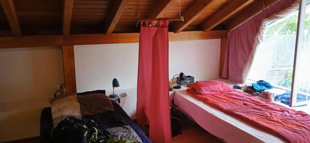 Novovento - Lit Dans Une Chambre Dortoir De 4 Lits
