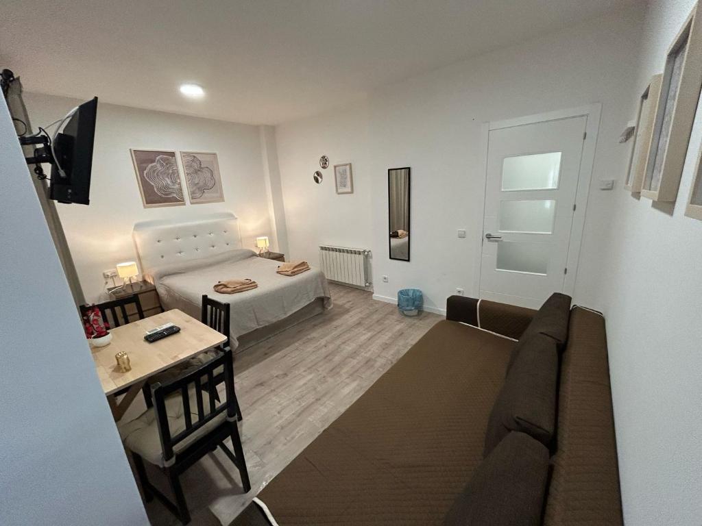 Habitaciones en Embajadores - Resim 18