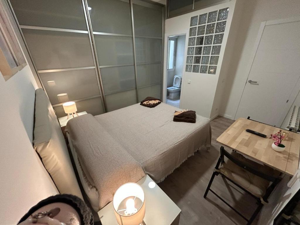 Habitaciones en Embajadores - Resim 2