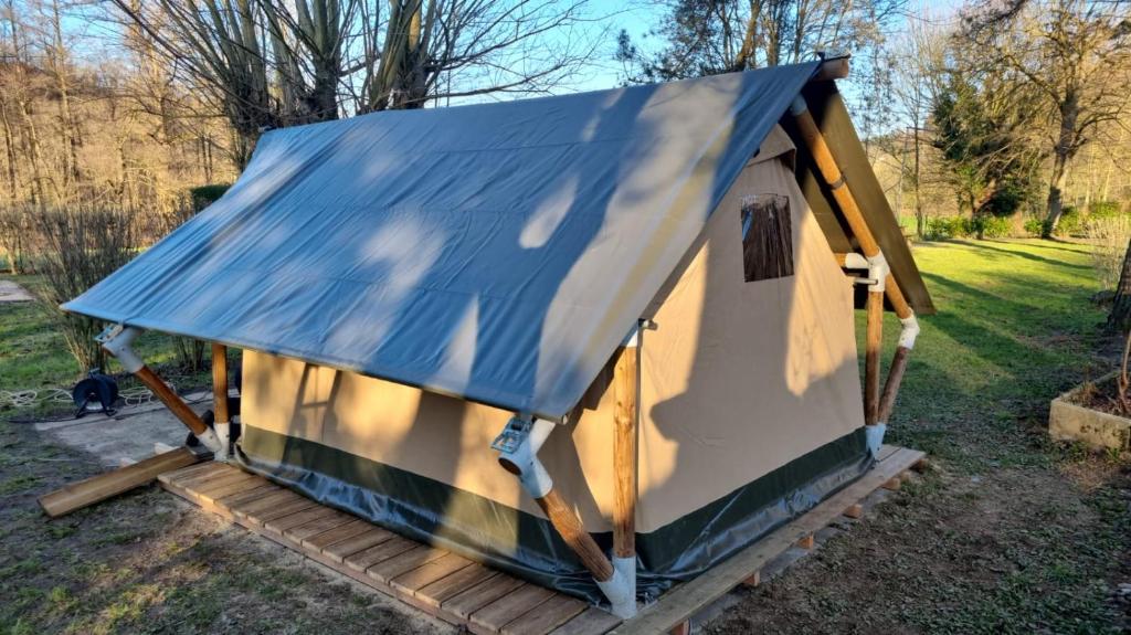 Camping de la Vallée du Doux - Tent