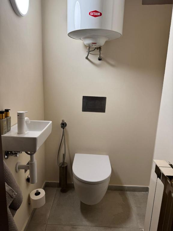 A bathroom at Ferienhaus-Chalet Breuil-Cervinia Valtournenche