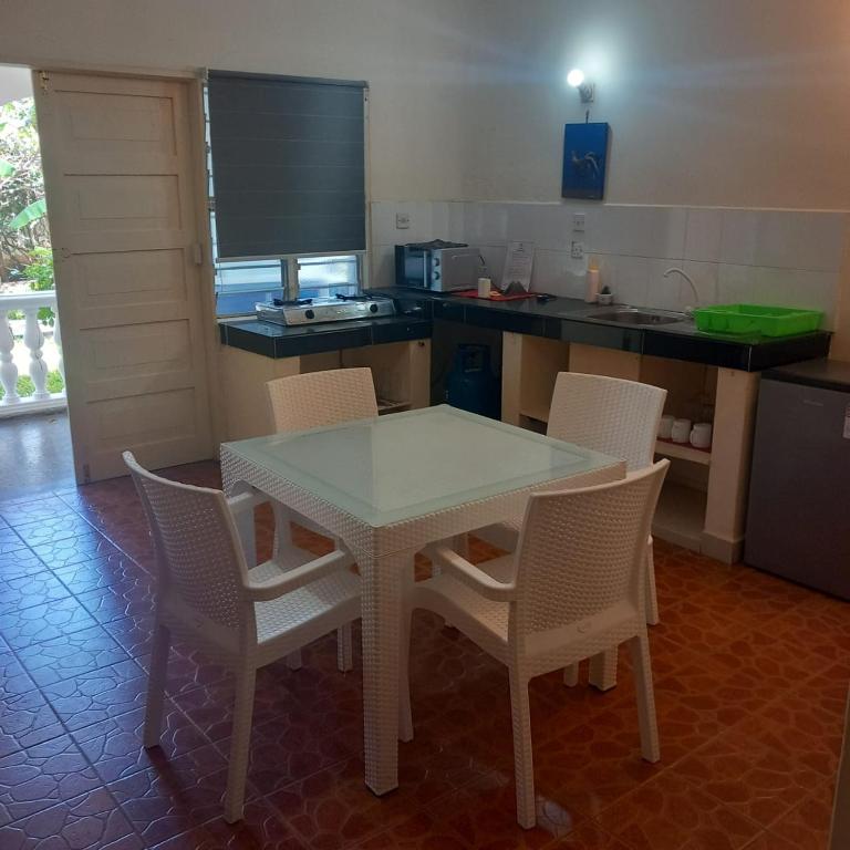 Kuchyň nebo kuchyňský kout v ubytování Maasai Resort