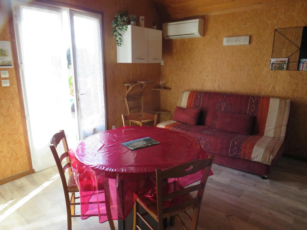 Posezení v ubytování Gîtes des Deux Vallées Chalet avec vue imprenable