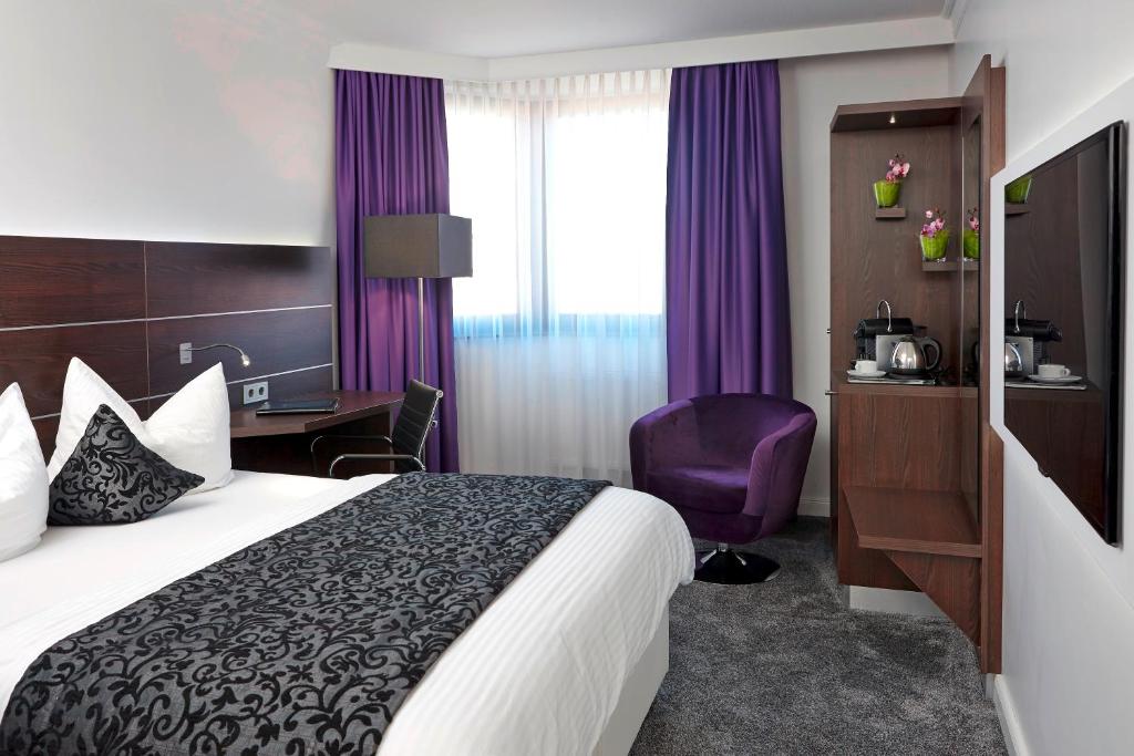 Central Hotel - Double Room With Queen Size Bed