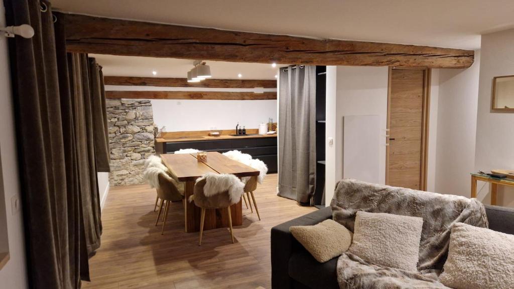 Posezení v ubytování Chalet Serine - Élégance au coeur des 3 Vallées - Duplex pour 6