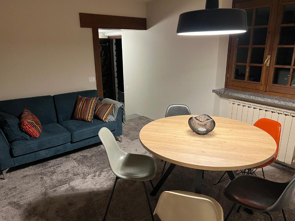 A seating area at Ferienhaus-Chalet Breuil-Cervinia Valtournenche