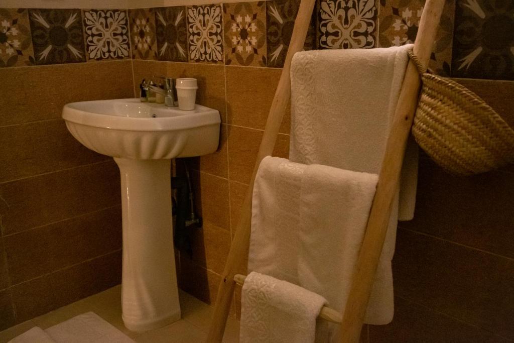 Koupelna v ubytování RIAD Dar ZOMOROD
