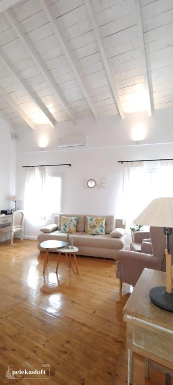 Posezení v ubytování Pelekas loft