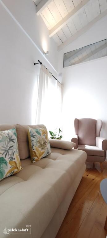 Posezení v ubytování Pelekas loft
