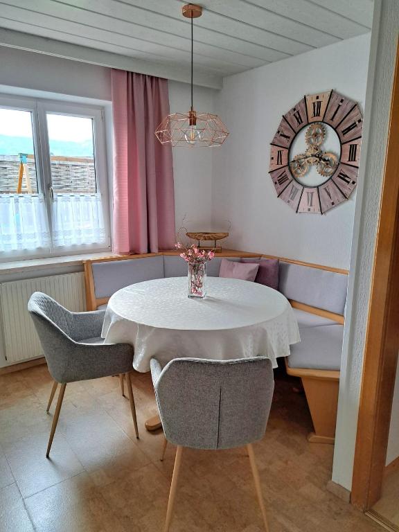 Posezení v ubytování Ferienwohnung Lisi