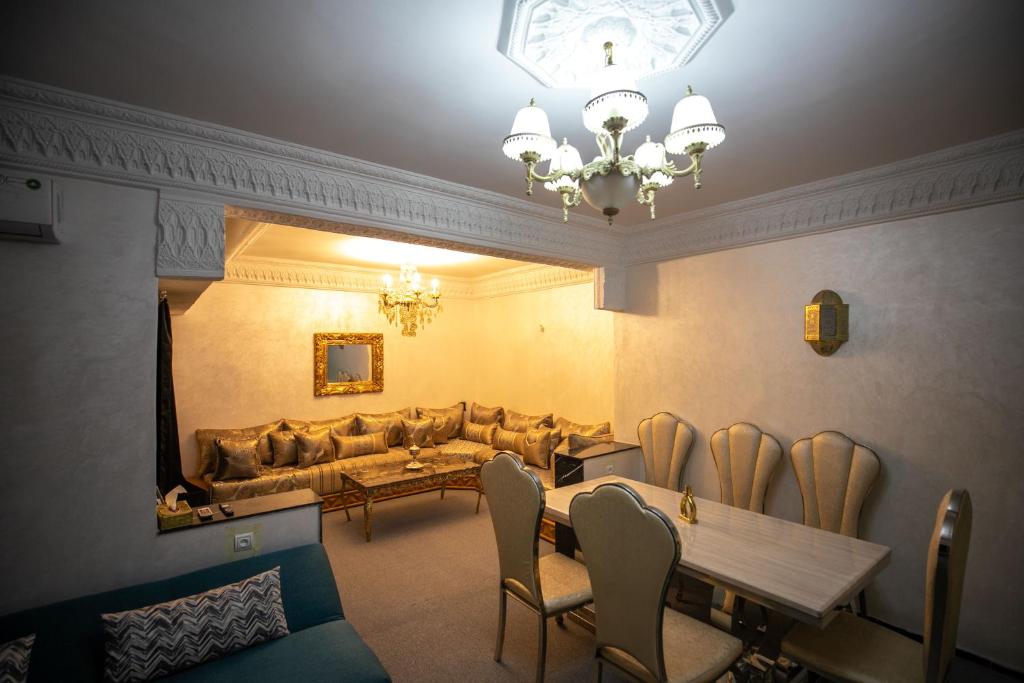 Χώρος καθιστικού στο Luxury apartment, center ville