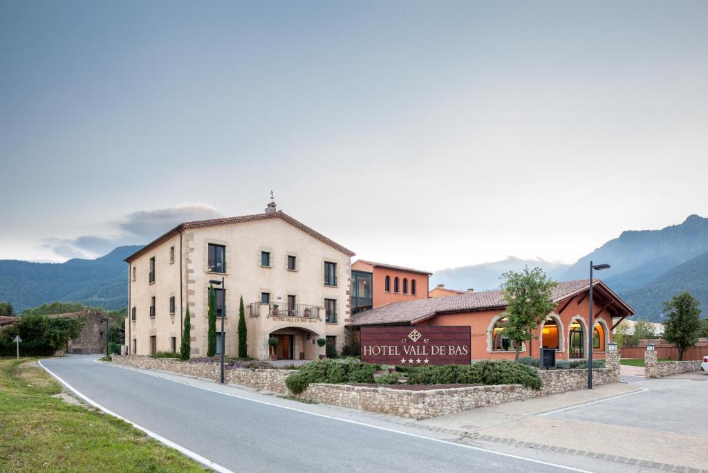 Nespecifikovaný výhled na hory nebo výhled na hory při pohledu z hotelu