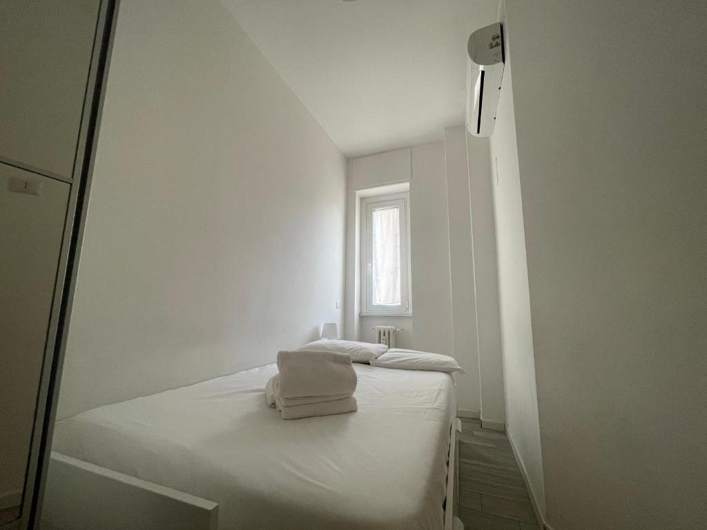 Fotografia z galérie ubytovania Gardone Apartment - ampio Appartamento con 2 camere da letto - Comodo per Duomo! v Miláne