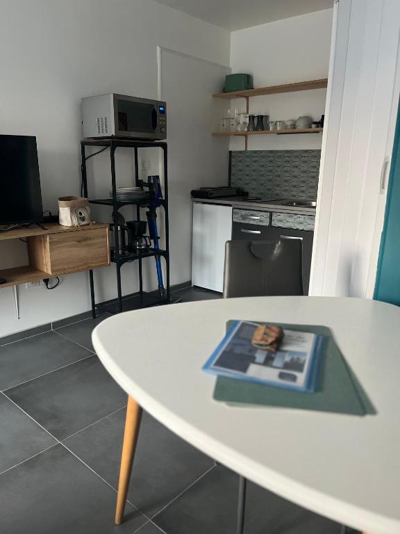 Kuchyňa alebo kuchynka v ubytovaní Blu'in - Mérignies