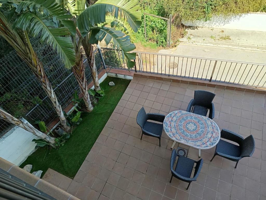 Vonkajšia záhrada v ubytovaní Casa con piscina Sant Pol de Mar